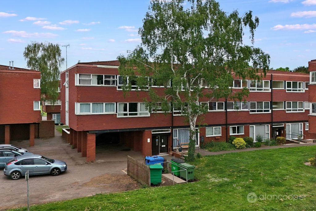 2 bed flat for saleCleaver Gardens, Nuneaton, Warwickshire CV10