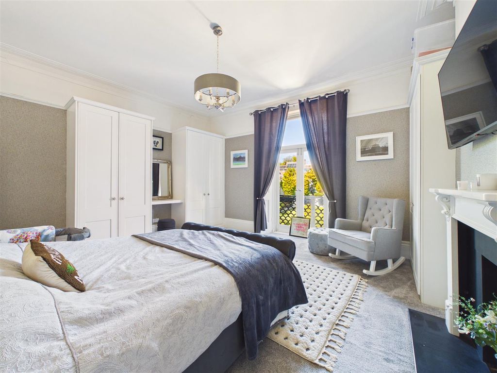 Additional image 10 of 5 bed semi-detached house for saleHigh Street, North Ferriby HU14