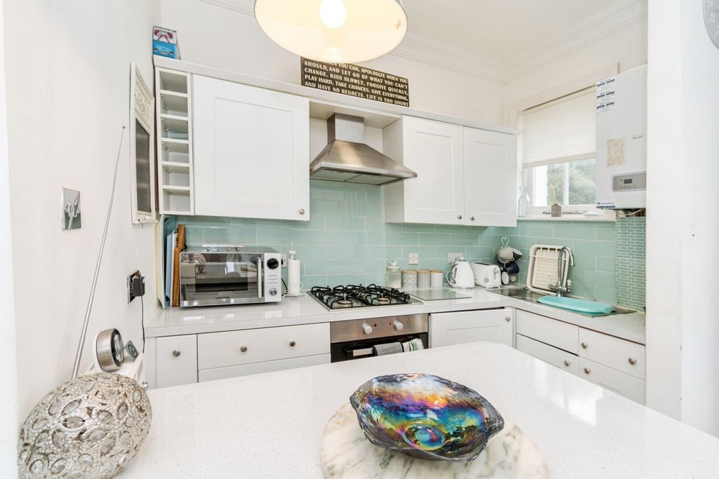 Additional image 6 of 1 bed flat for saleGosport Lane, Lyndhurst, Hampshire SO43