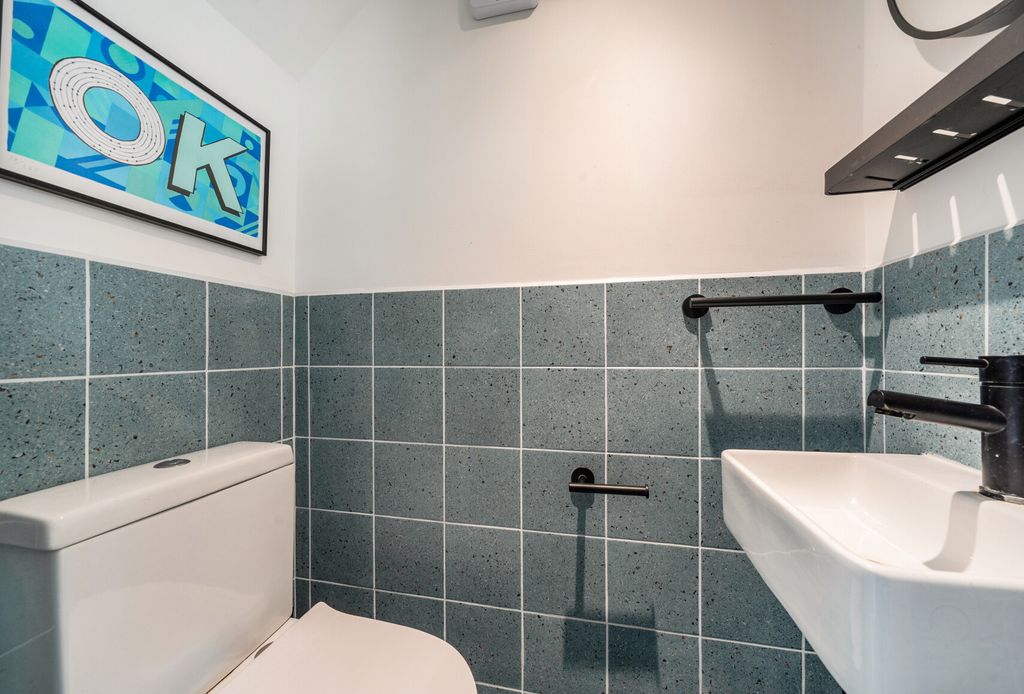 Additional image 20 of 3 bed semi-detached house for saleArundel Avenue, Morden SM4