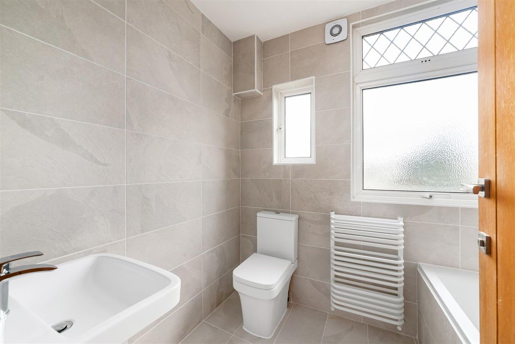 Additional image 10 of 3 bed property for saleLinks Avenue, Morden SM4