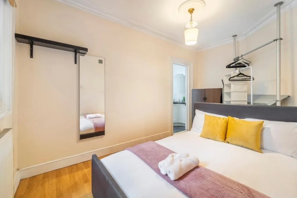 Studio Flat, Craven St, WC2N, N1 7GU photo 3