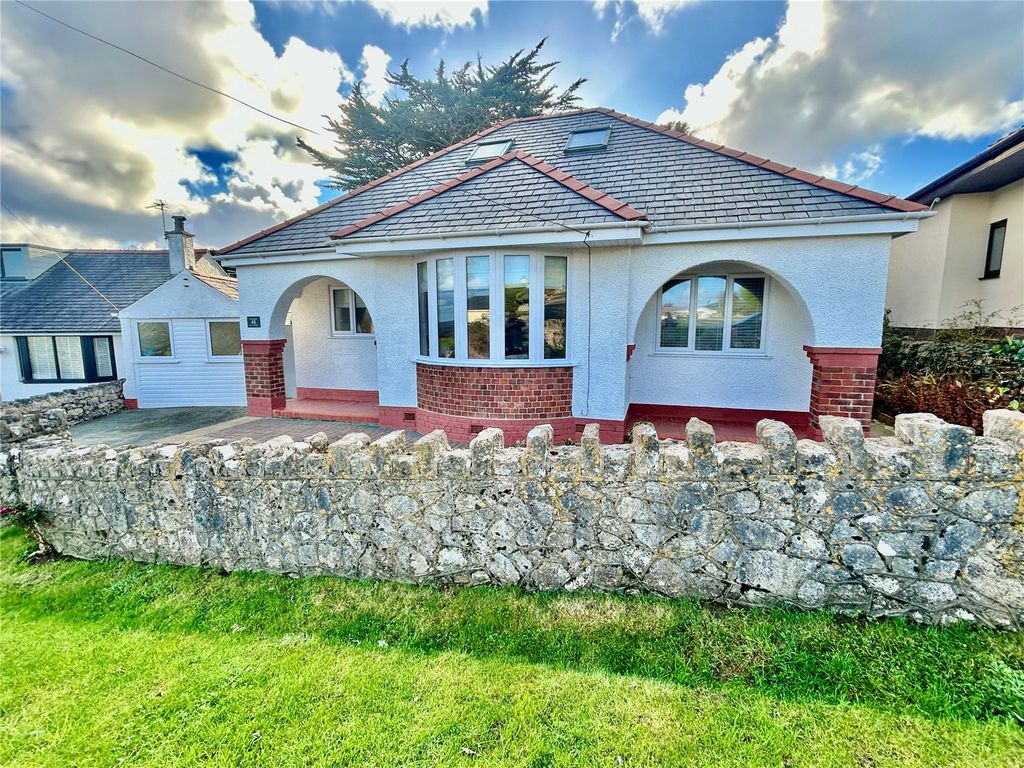 3 bed bungalow for saleBay View Road, Benllech, Isle Of Anglesey LL74