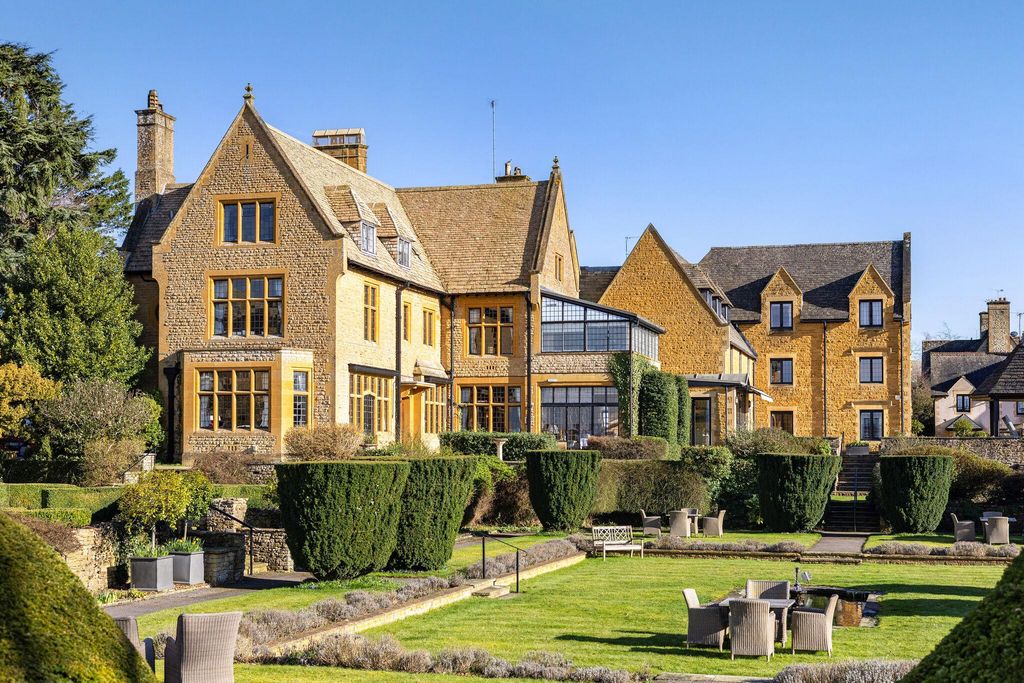 Additional image 20 of 2 bed flat for saleEvesham Road, Stow On The Wold, Cheltenham, Gloucestershire GL54