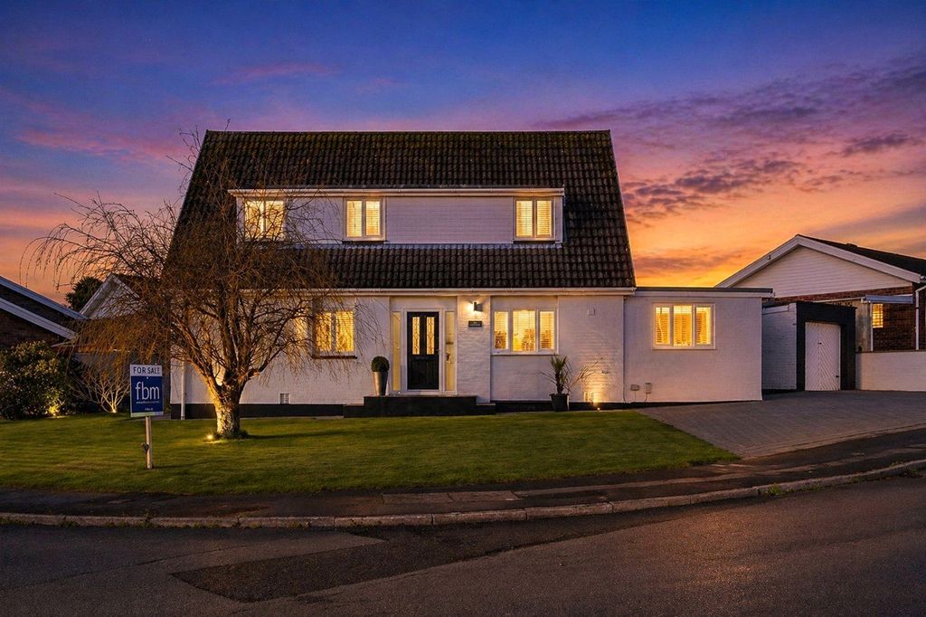 3 bed detached house for saleCaldy Way, Milford Haven, Sir Benfro SA73