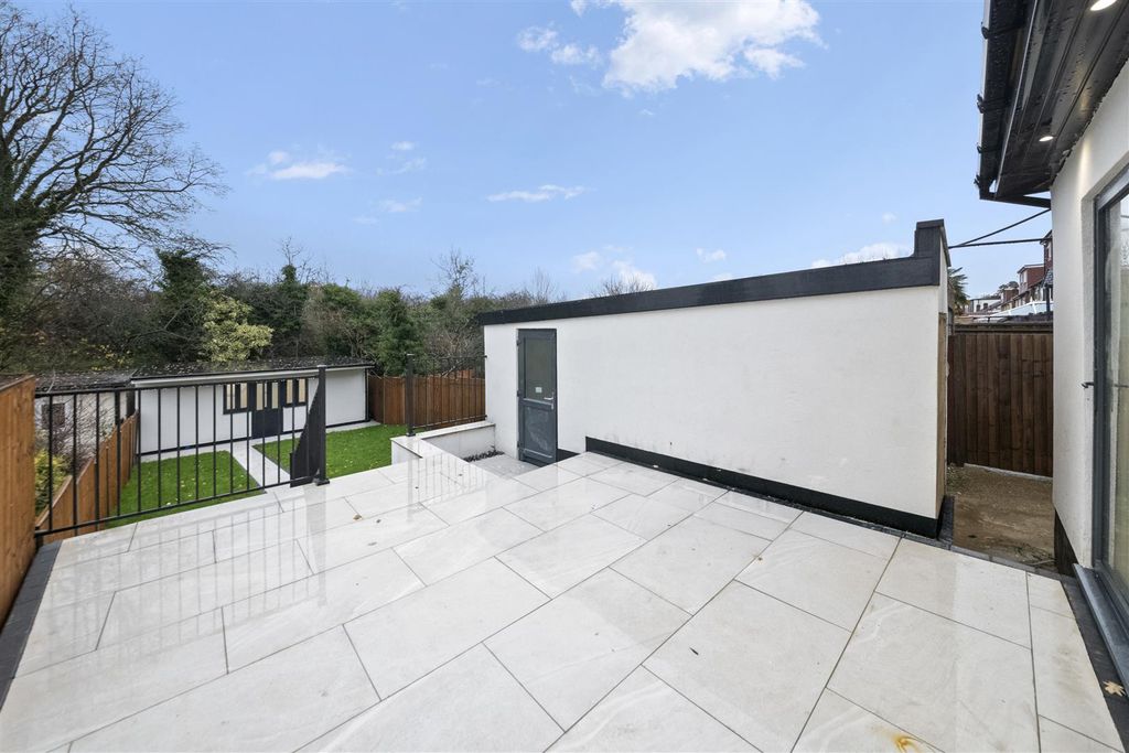 Additional image 4 of 5 bed semi-detached house for saleThe Heights, Northolt UB5