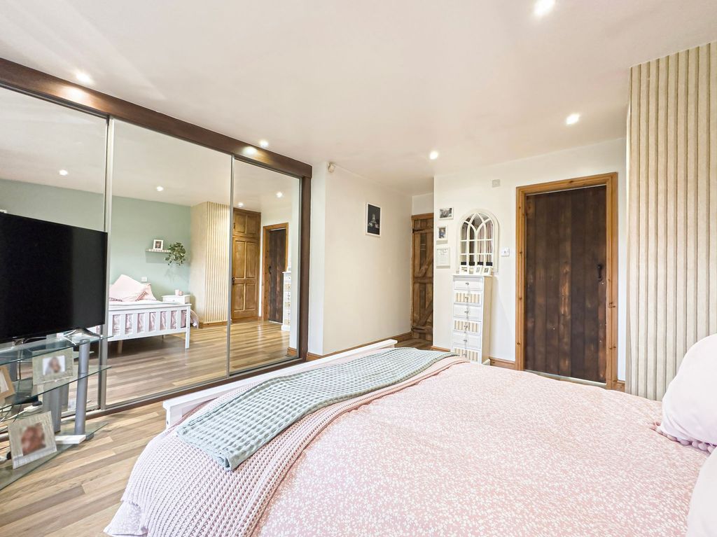 Additional image 20 of 4 bed barn conversion for saleLiverpool Road, Neston CH64