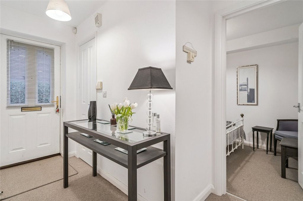 Additional image 6 of 2 bed flat for saleDedmere Road, Marlow, Buckinghamshire SL7
