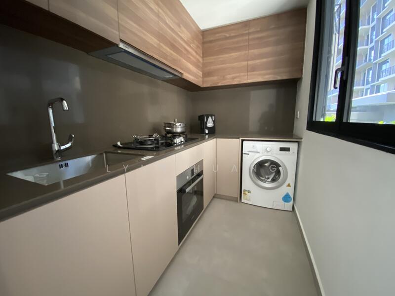 6 Bukit Batok Street 41 photo 3