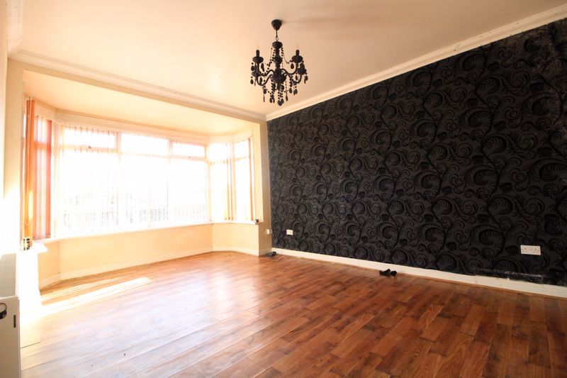 Additional image 5 of 6 bed detached house for saleChain Free On New Bedford Road, Luton LU3