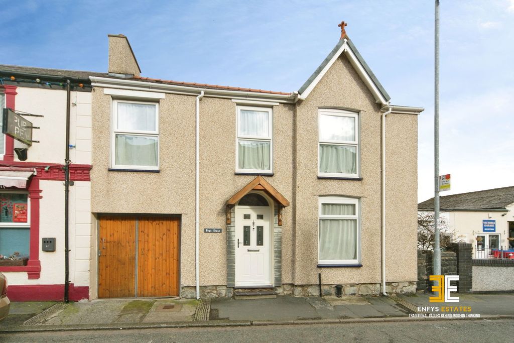 4 bed end terrace house for saleHigh Street, Penmaenmawr LL34
