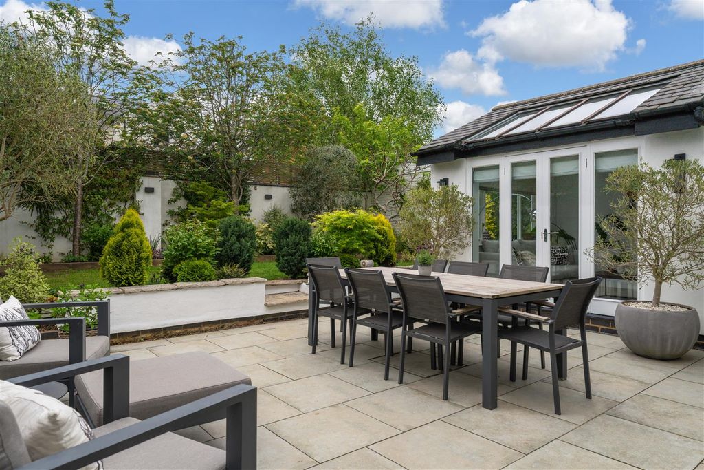 Additional image 3 of 5 bed detached house for salePark Avenue South, Northampton NN3
