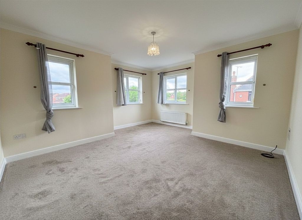 2 bed flat for saleDelph Drive, Burscough L40 photo 2