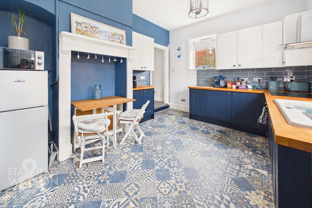 Additional image 13 of 6 bed detached house for saleKirkley Cliff Road, Lowestoft NR33