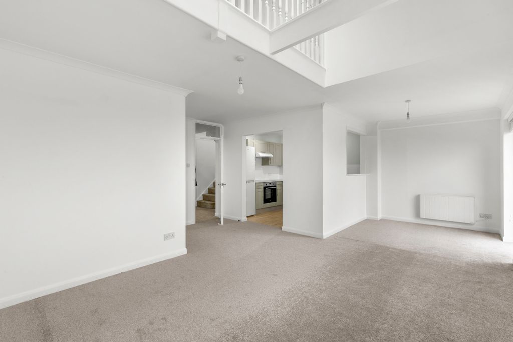 Additional image 6 of 3 bed flat for saleFlat 4, Denton Court, Bobmore Lane, Marlow, Buckinghamshire SL7