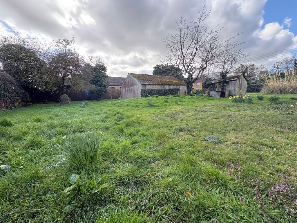 3 bed property for saleWaterloo Avenue, Leiston IP16 photo 4