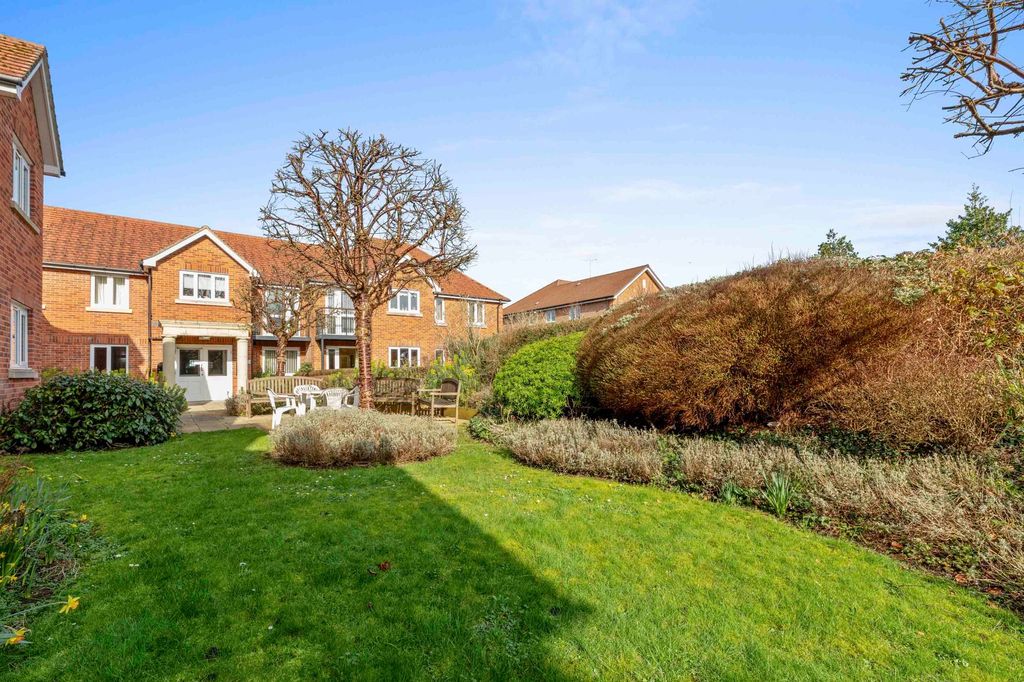 Additional image 3 of 2 bed flat for saleWellington Avenue, Princes Risborough HP27