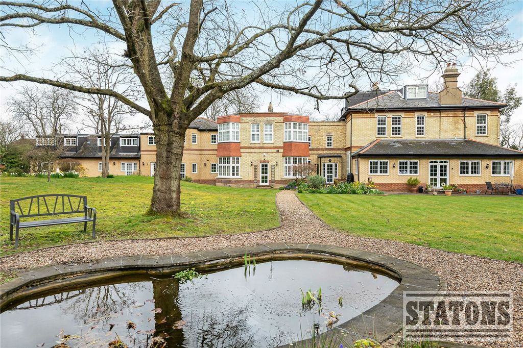 Additional image 20 of 2 bed flat for saleRydal Mount, Santers Lane, Potters Bar, Hertfordshire EN6