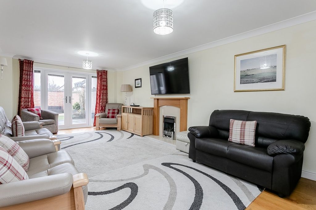 5 bed detached house for saleBlink O'forth, Prestonpans EH32 photo 2