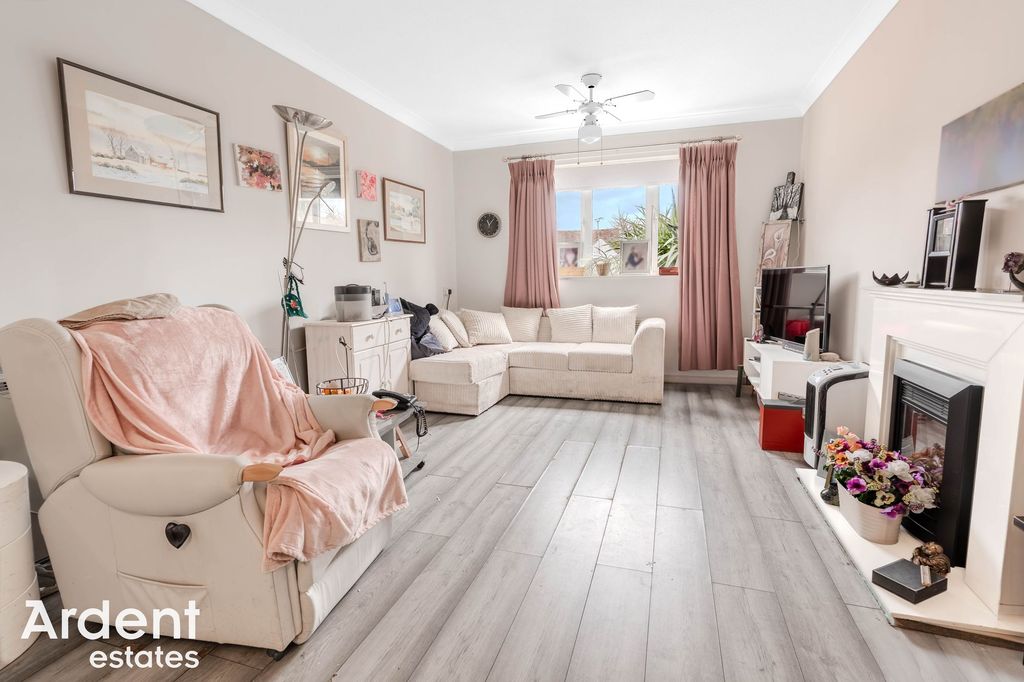Additional image 2 of 1 bed property for saleHigh Street, Maldon CM9