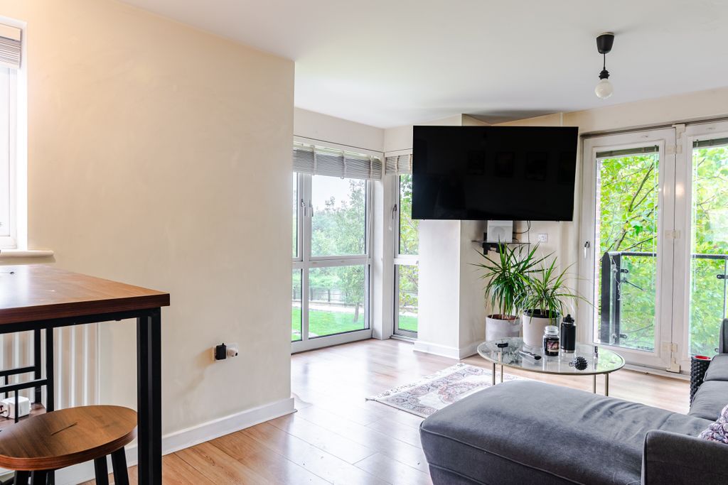 Additional image 4 of 2 bed flat for saleCable Place, Leeds LS10