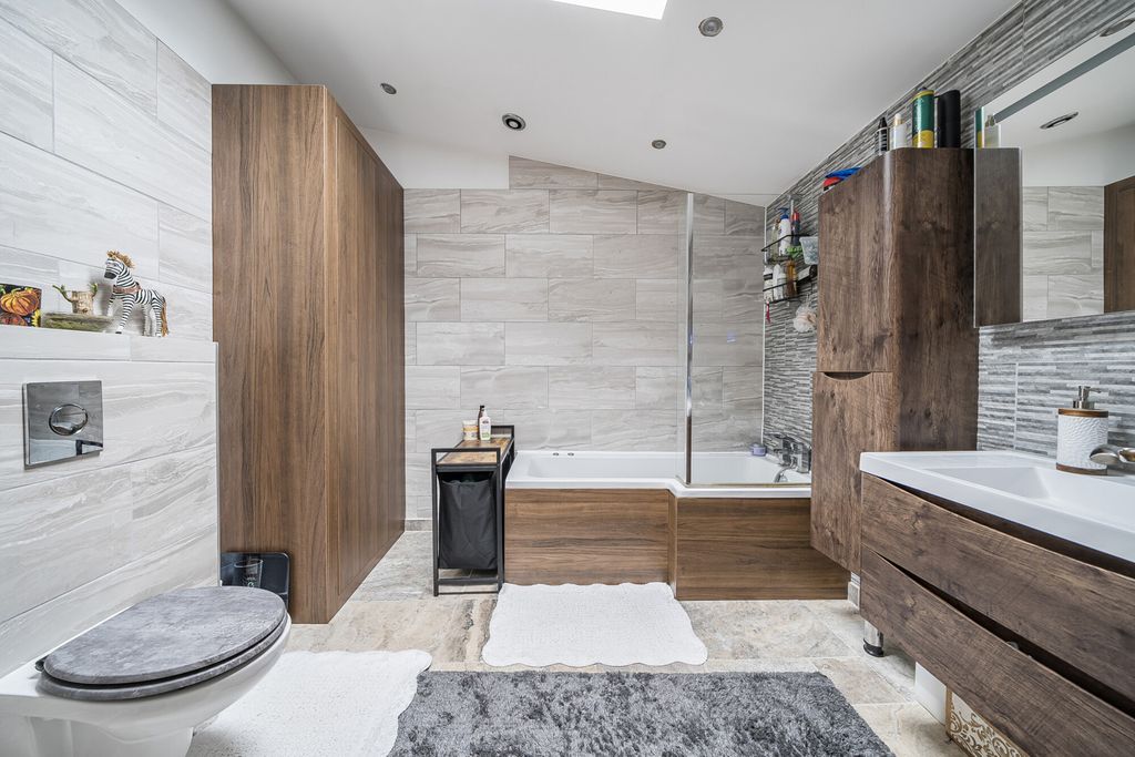 Additional image 13 of 6 bed end terrace house for saleRushdene Crescent, Northolt UB5