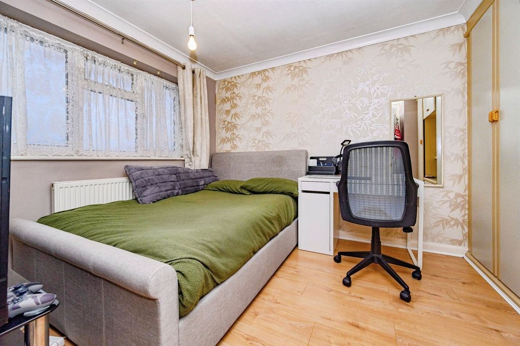 Additional image 12 of 3 bed semi-detached house for saleTurnpike Drive, Luton LU3