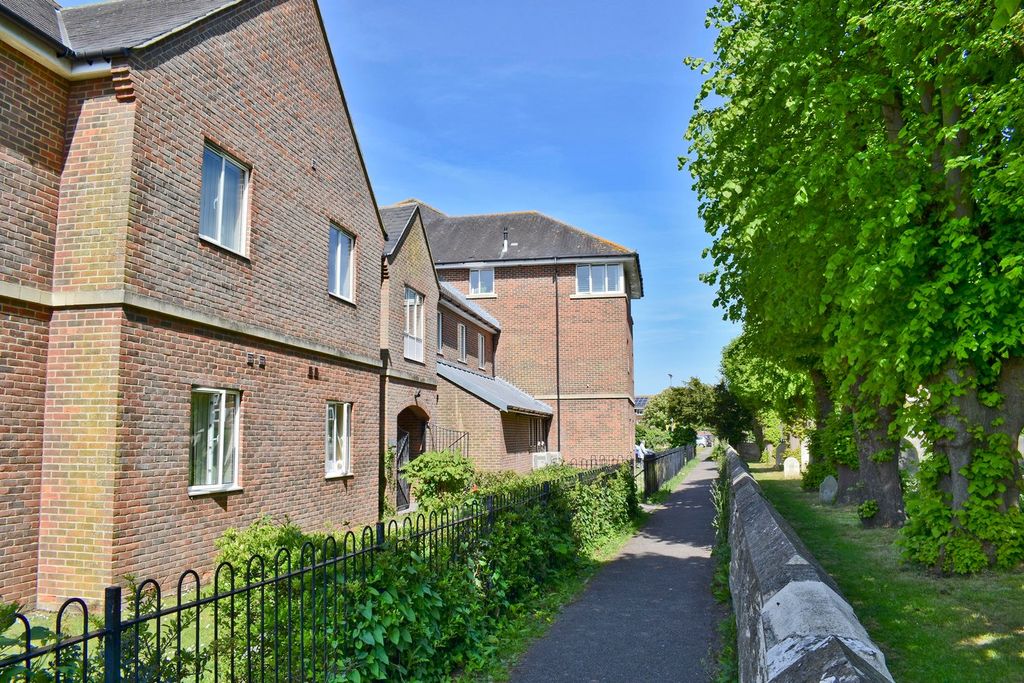 Additional image 10 of 2 bed flat for saleAvenue Road, Lymington, Lymington SO41