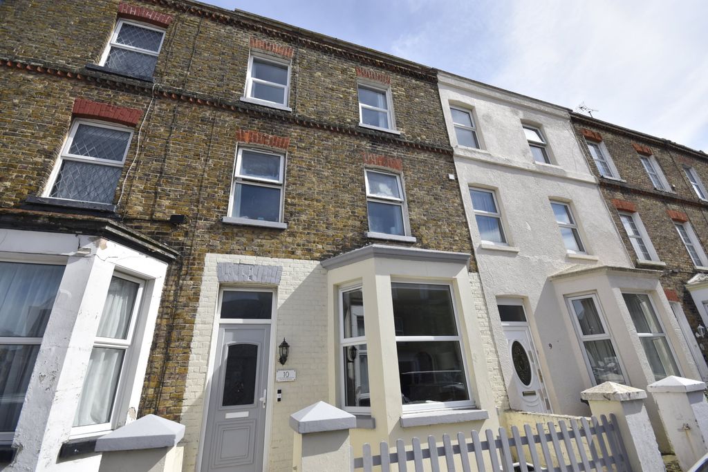 4 bed terraced house for saleOxford Street, Margate, Kent CT9