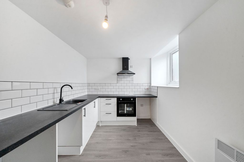 2 bed flat for saleThe Old Library, Railway Road WN7 photo 3