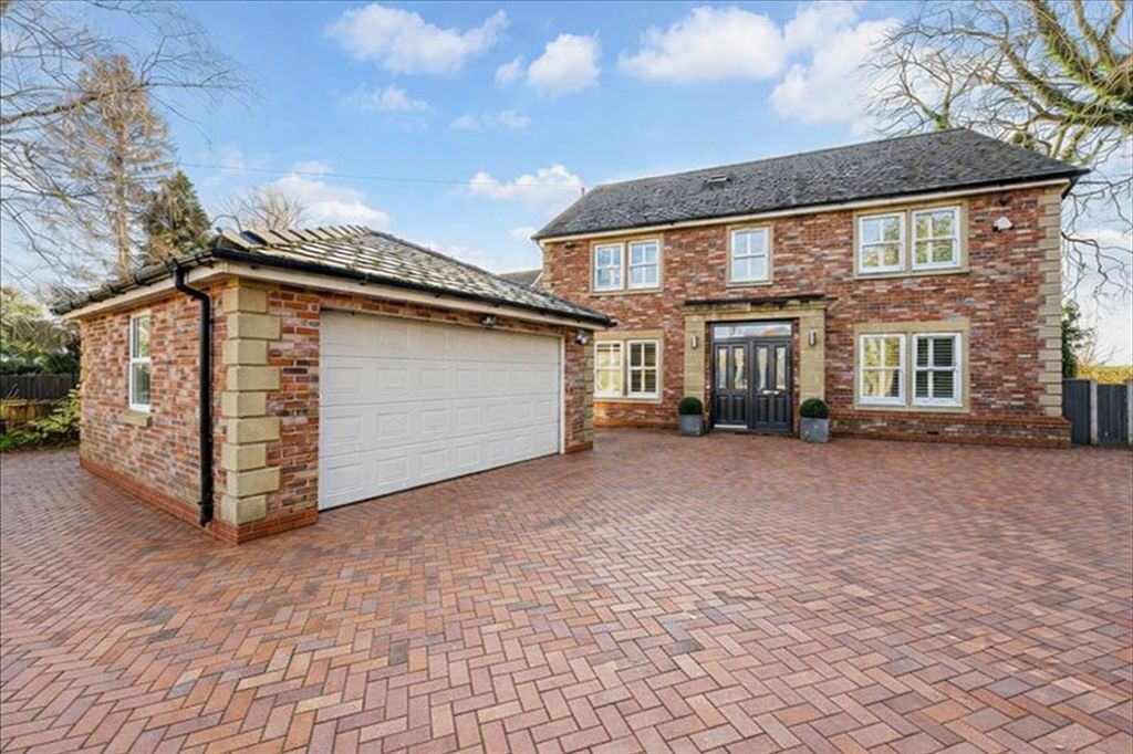 6 bed detached house for saleWoodside, Higher Lane, Lymm WA13