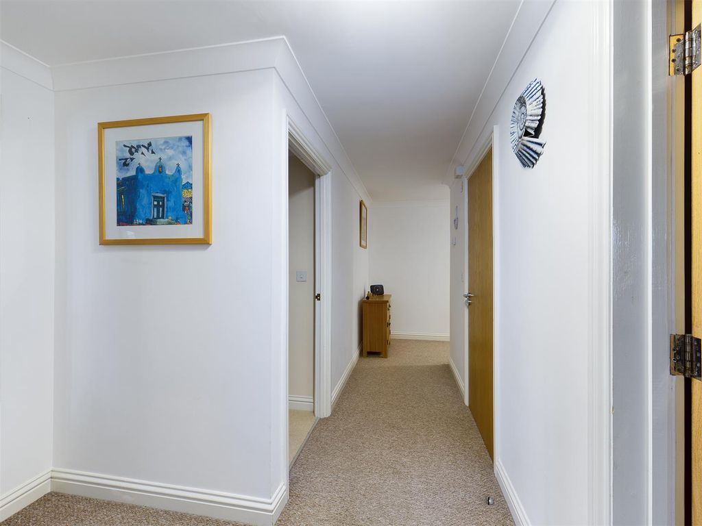 Additional image 17 of 3 bed flat for salePentire Avenue, Pentire, Newquay TR7