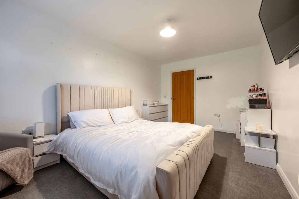 Additional image 19 of 6 bed detached house for saleChestnut Avenue, Oulton Broad NR32