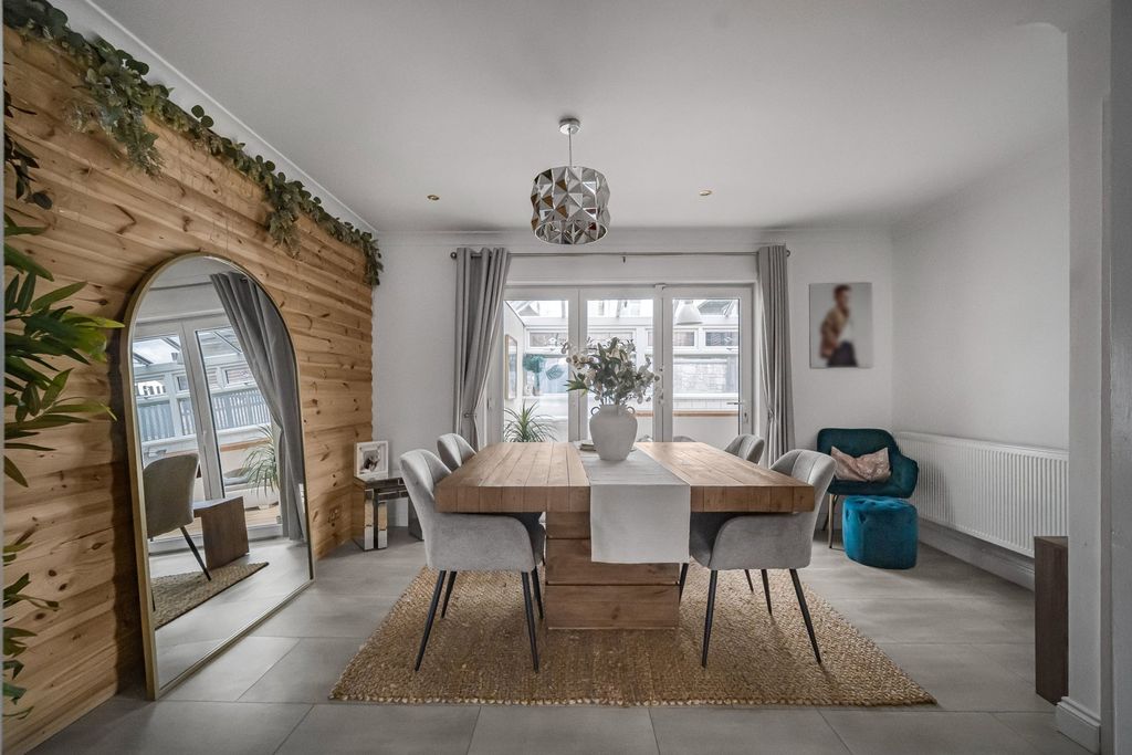 Additional image 7 of 4 bed semi-detached house for saleWhiterock Avenue, Pontypridd CF37