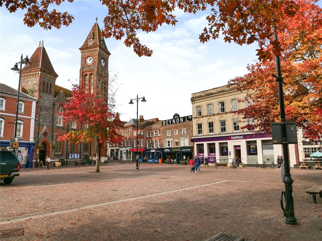 Additional image 15 of 2 bed flat for salePark Street, Newbury, Berkshire RG14