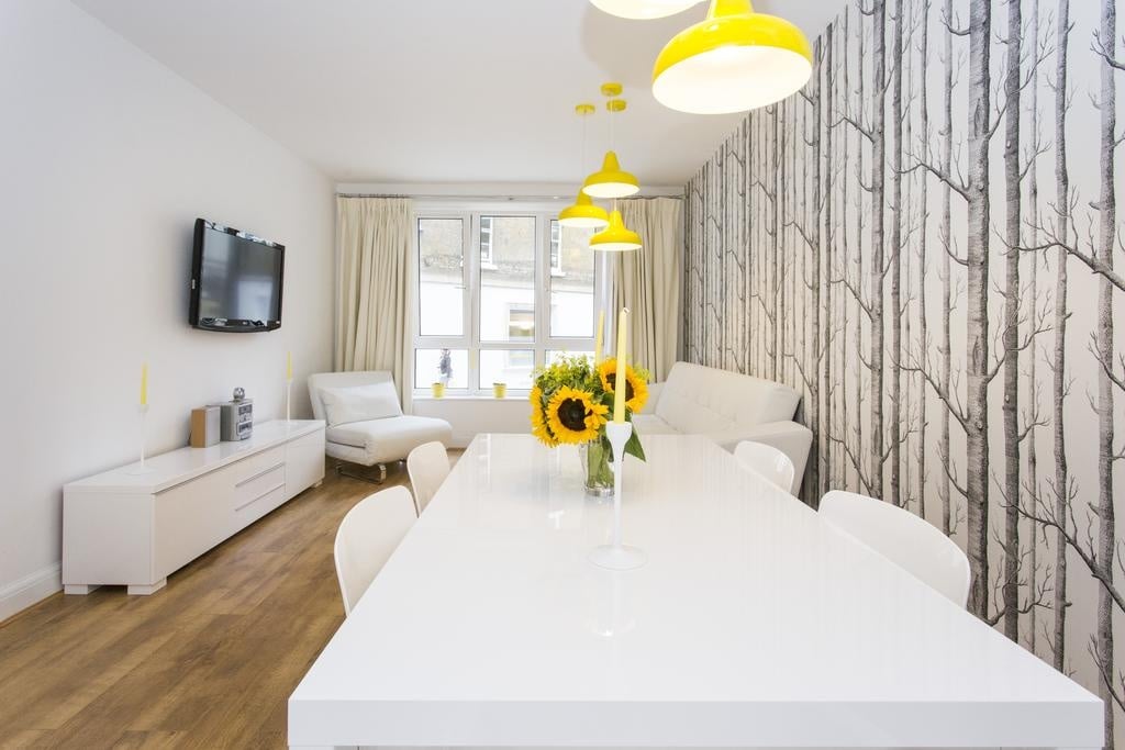 2 Bed Flat, Bartholomew Close, EC1A, N1 7GU photo 2