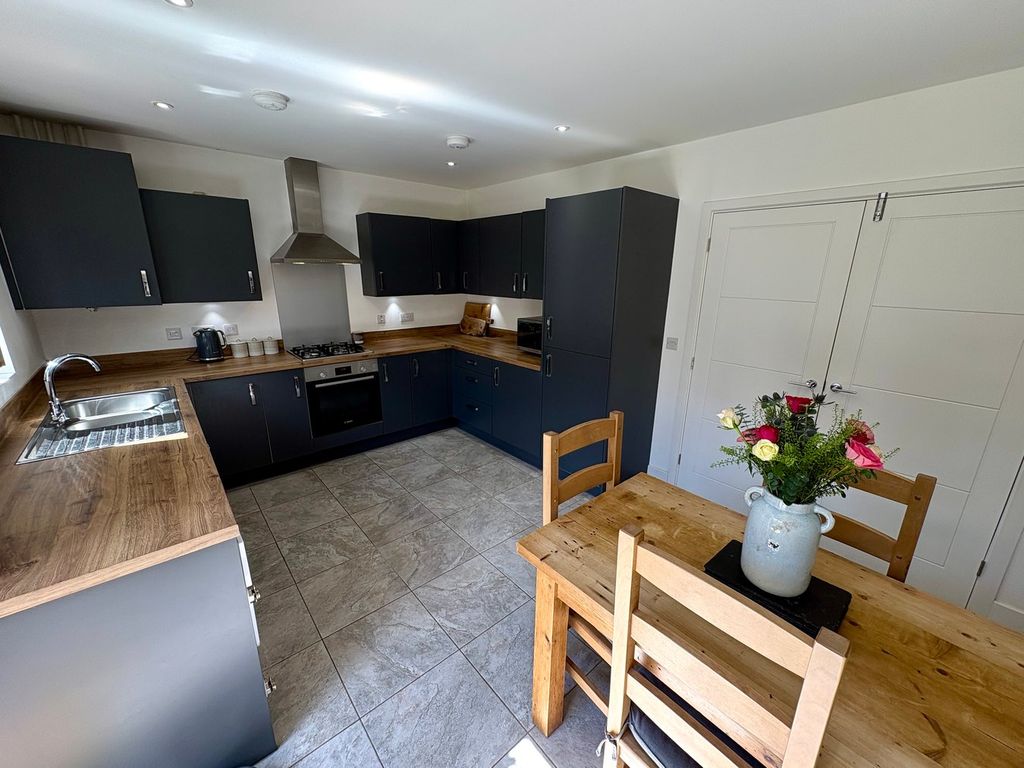 Additional image 14 of 3 bed semi-detached house for saleDale Close, Lutterworth LE17