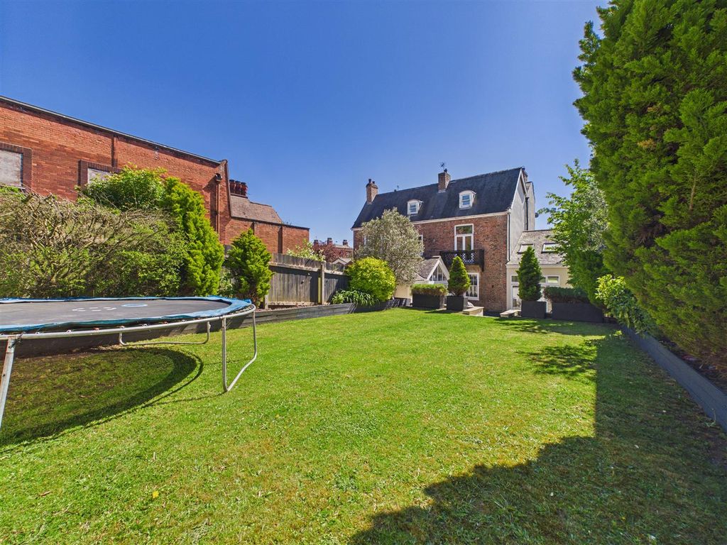 Additional image 21 of 5 bed semi-detached house for saleHigh Street, North Ferriby HU14