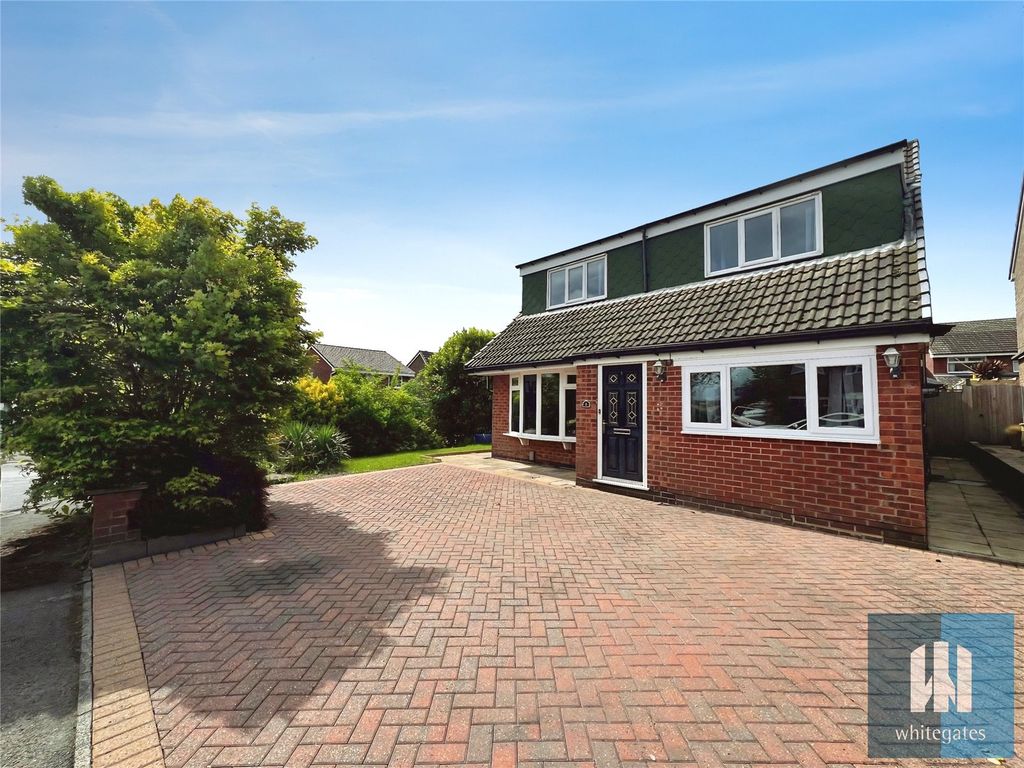 5 bed detached house for saleFernhurst Close, Mirfield, West Yorkshire WF14