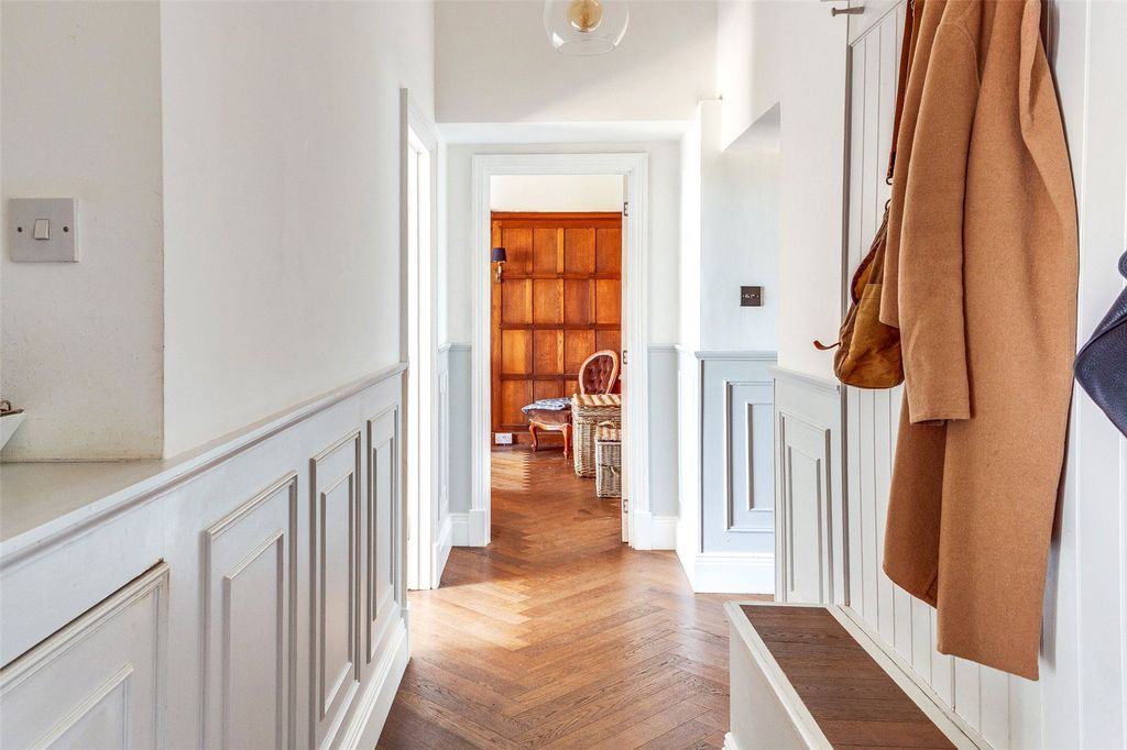 Additional image 5 of 3 bed flat for saleHighfields, Marlow, Buckinghamshire SL7