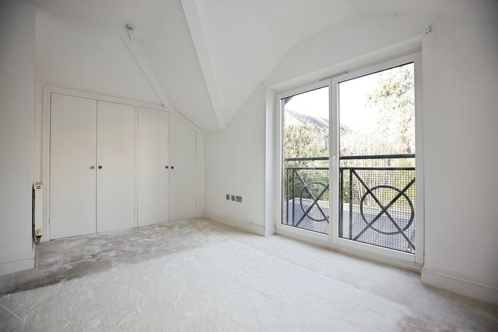 2 bed flat for saleWilhelmina Close, Leamington Spa CV32 photo 5