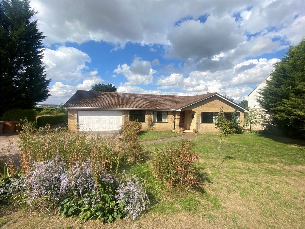 4 bed bungalow for saleHall Drive, Canwick, Lincoln, Lincolnshire LN4