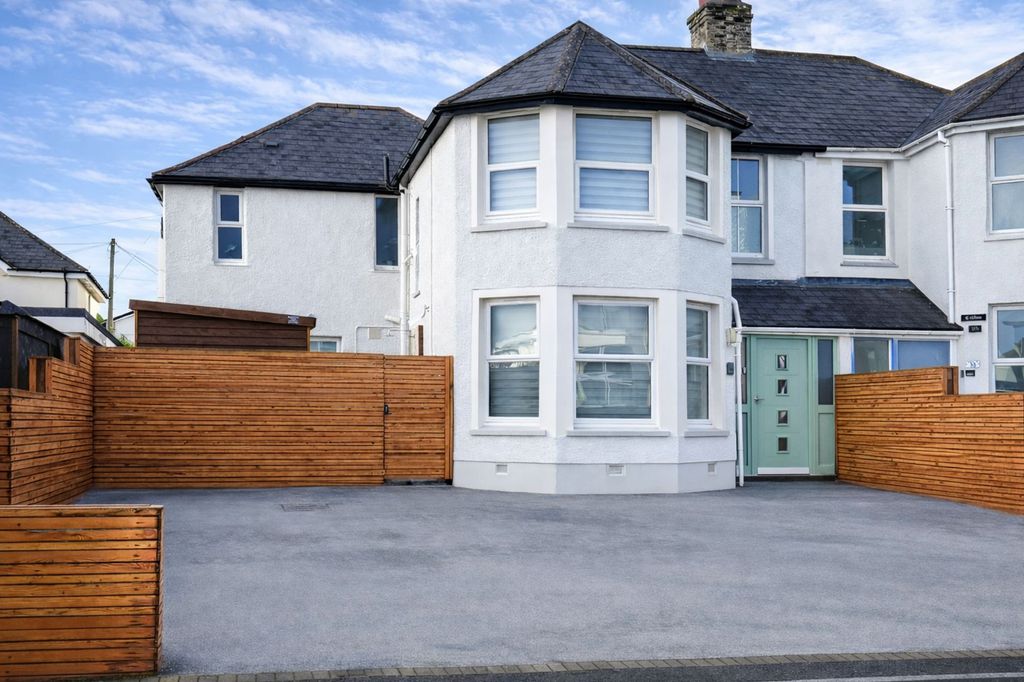 5 bed semi-detached house for salePentire Avenue, Newquay TR7