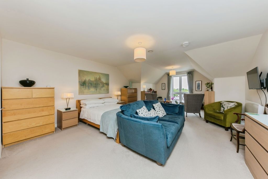 Additional image 9 of 2 bed flat for saleCoare Street, Macclesfield, Cheshire SK10