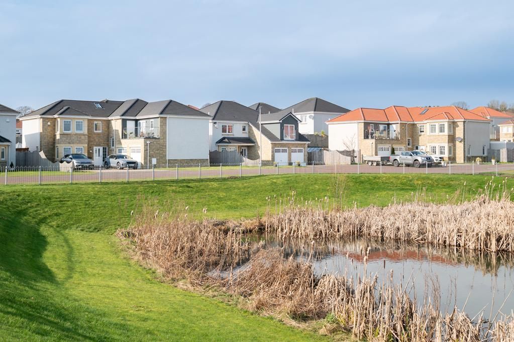 5 bed detached house for saleLaw View, Leven KY8 photo 2