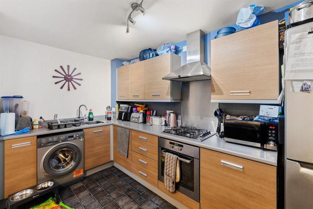 Additional image 2 of 2 bed flat for saleSpiro Close, Pulborough RH20