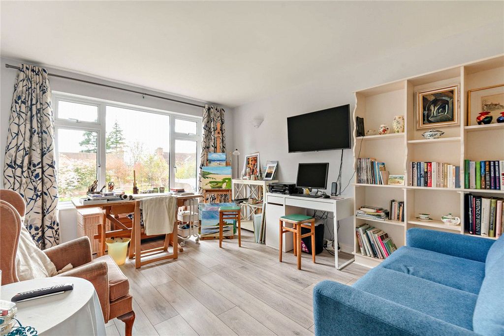 Additional image 10 of 4 bed detached house for saleGarden Close Lane, Newbury, Berkshire RG14