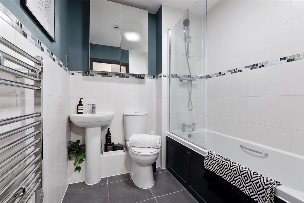 Additional image 5 of 2 bed flat for saleSchoolgate Drive, Morden SM4