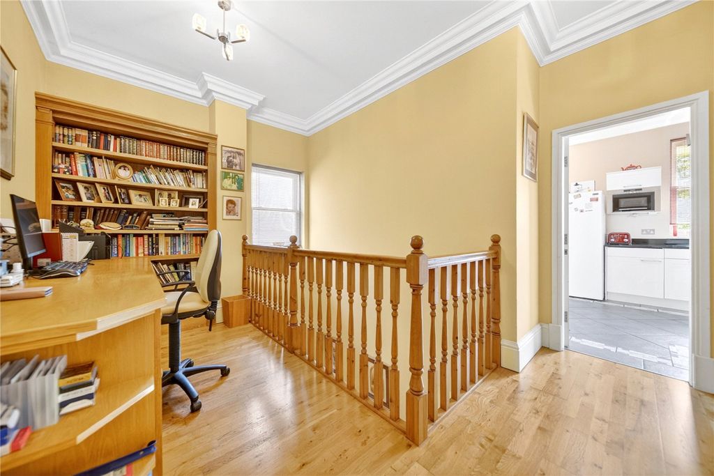 Additional image 2 of 3 bed flat for saleFlat 2, Park Crescent, Roundhay, Leeds LS8