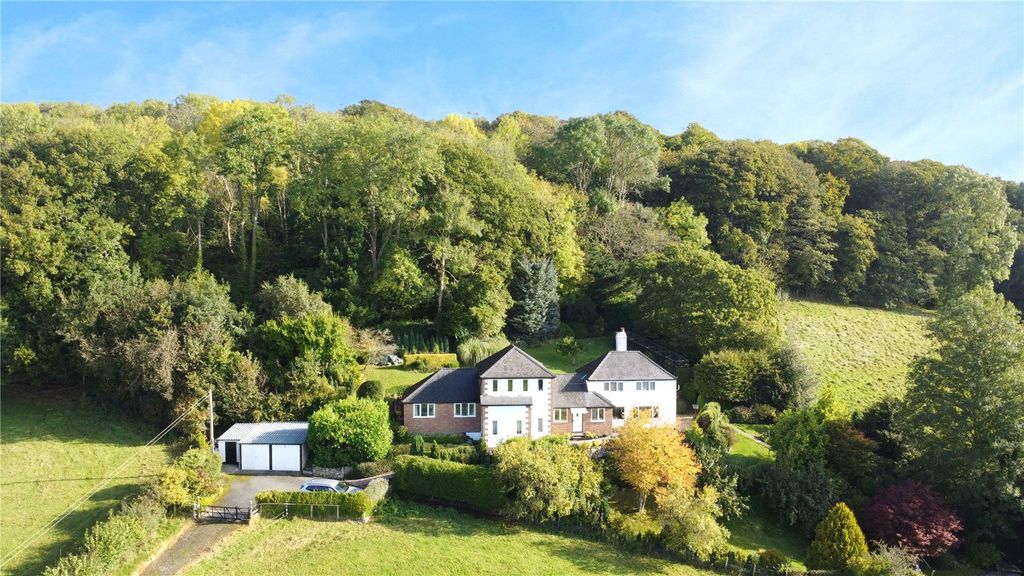 4 bed detached house for saleLlanfyllin, Powys SY22